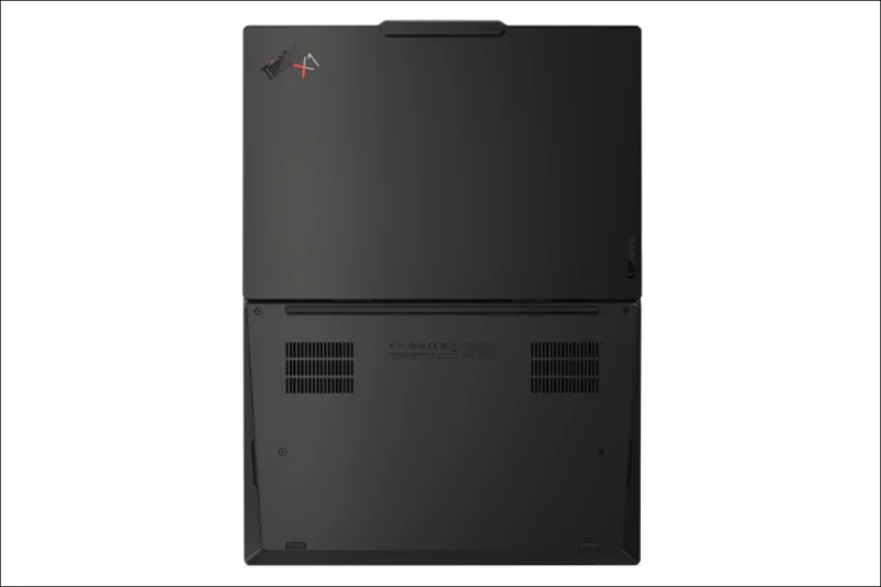 ThinkPad X1 Carbon Gen 14 Aura Edition 全開状態での背面と底面